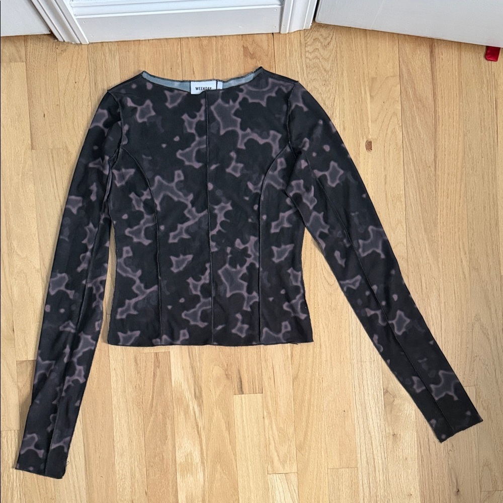 Weekday Turn Printed Long Sleeve Top